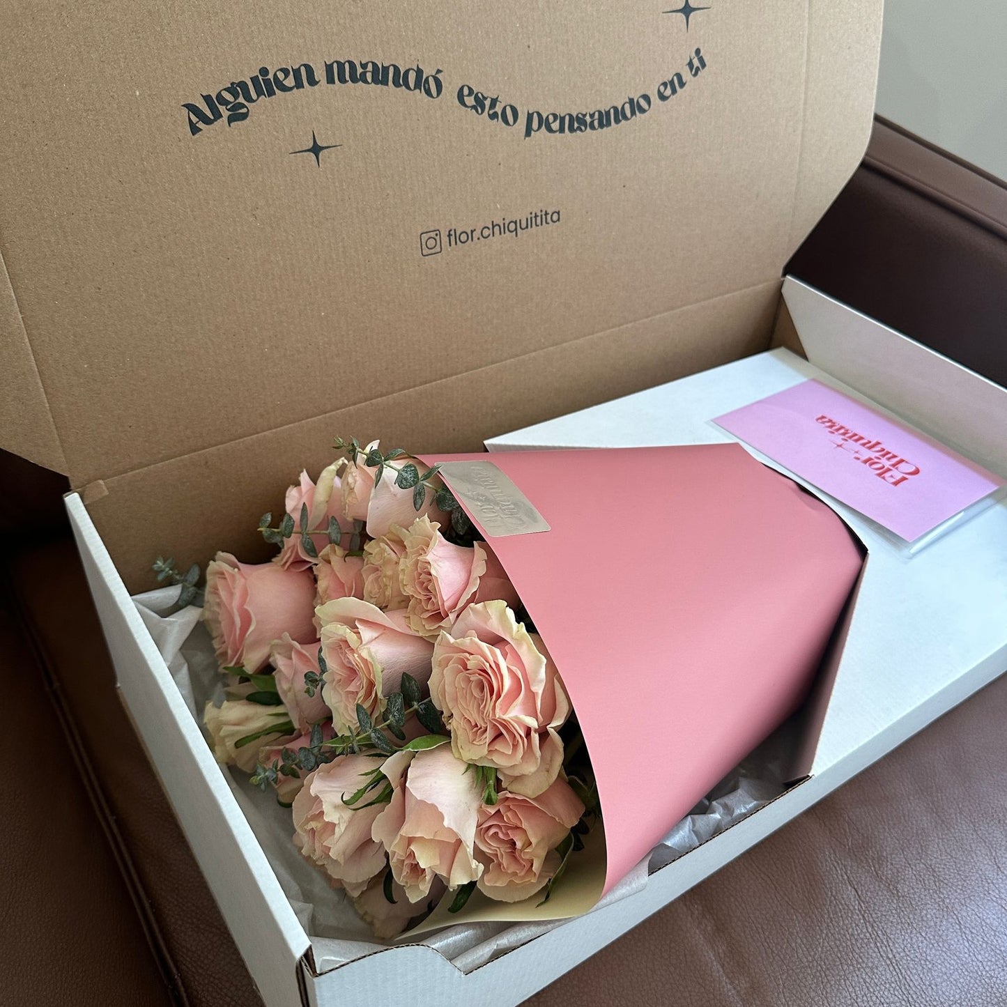 Caja Destello Floral Rosas