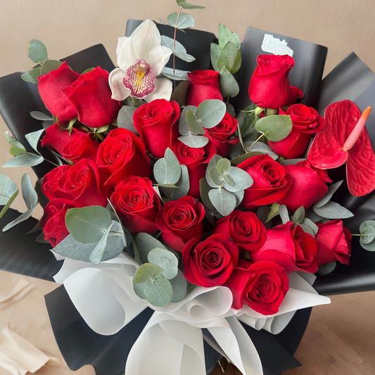 Ramo Rosas Rojas, Anturio y Orquídea