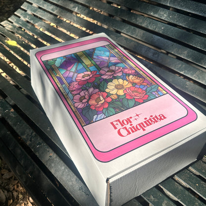 🌼 Caja Destello Floral Amarilla – Edición Especial 21 de Marzo