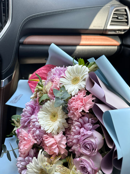 Ramo de flores con gerberas, rosas y claveles